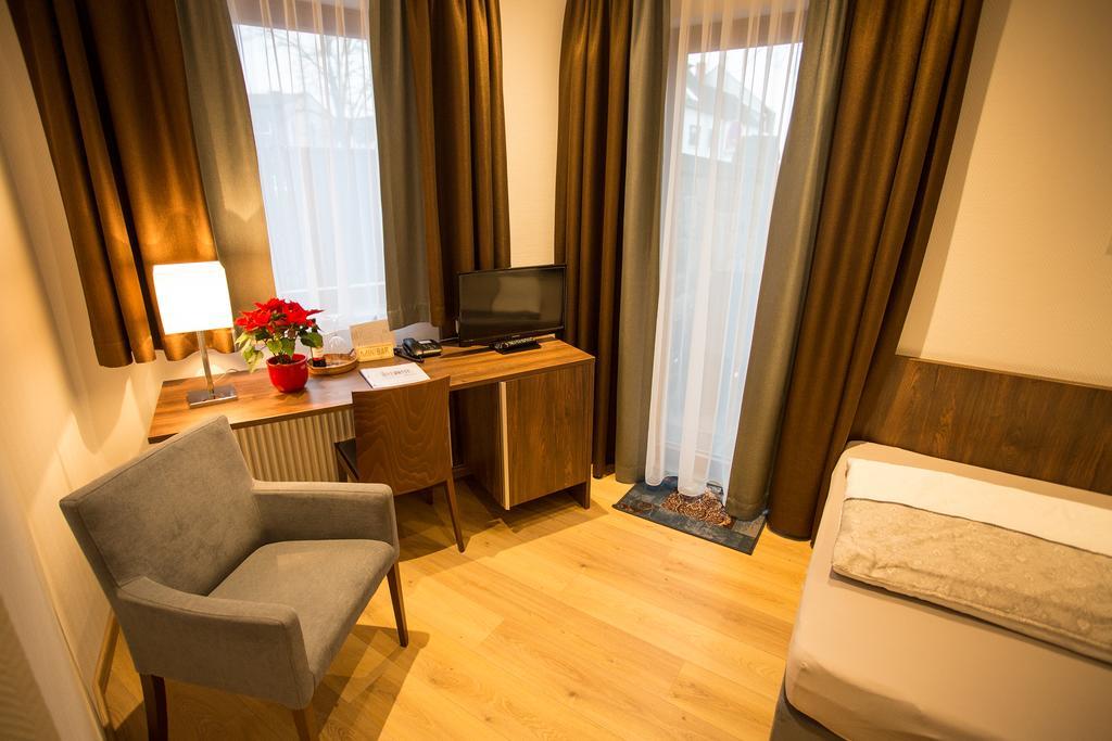 Hotel Am Palais 겔른하우젠 외부 사진
